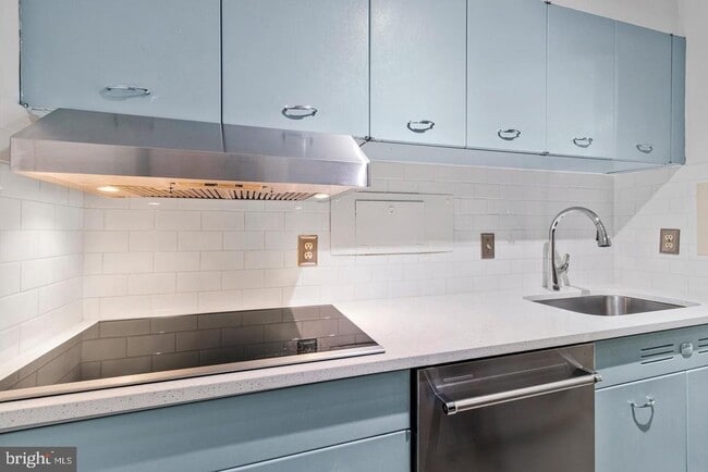 Photo - 560 N St SW Unidad N409