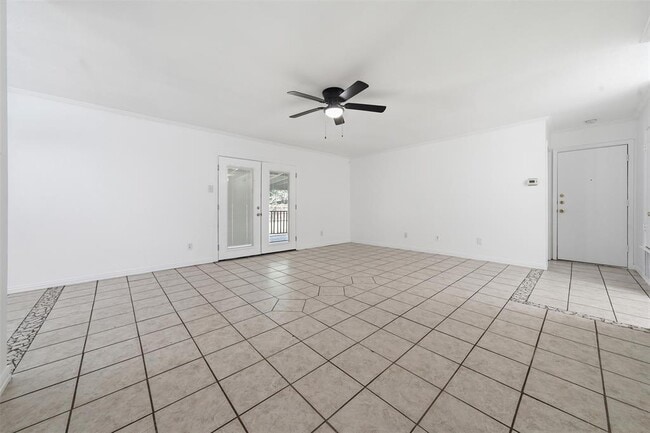 1913 Denfield Dr