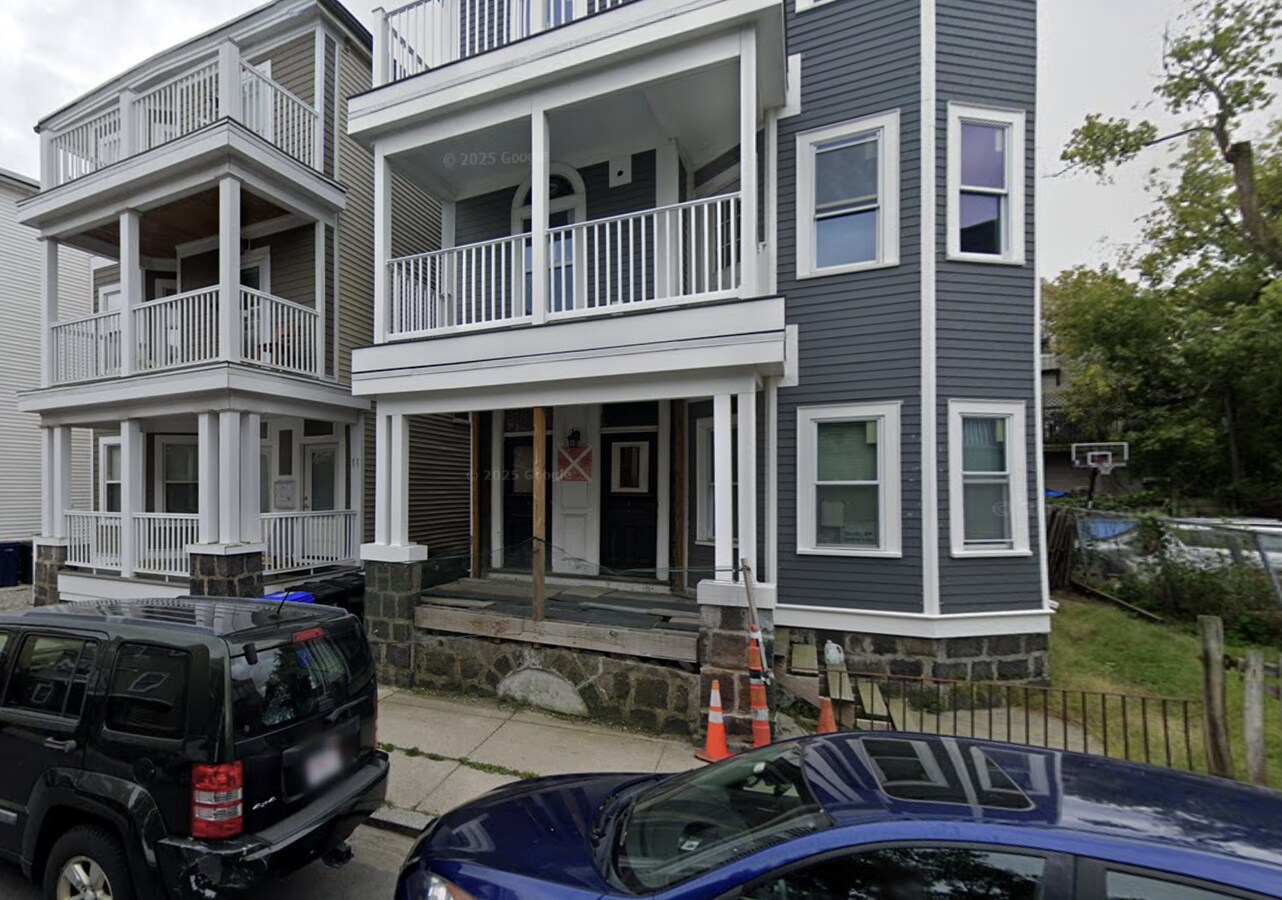 Photo - 11 Woodlawn St Apartments Unit 1