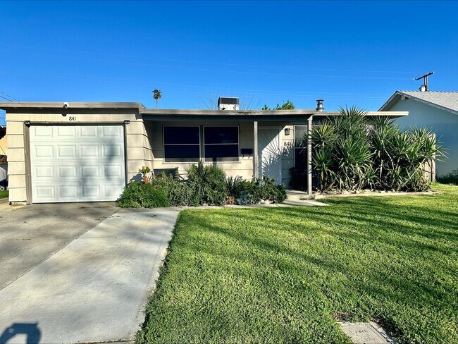 Photo - 841 Fairway Dr House