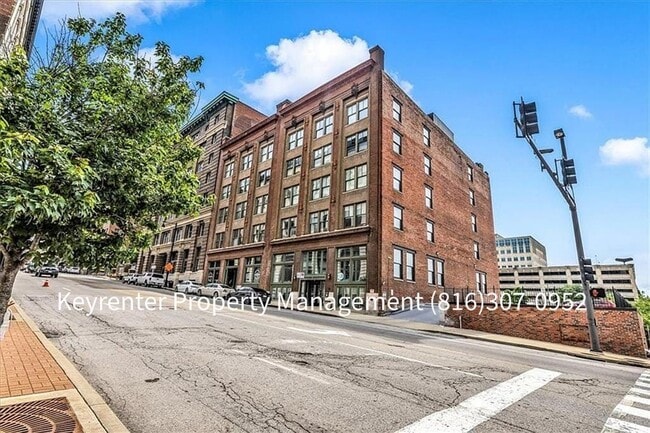 Building Photo - Cozy Downtown Studio | Heart of the City Unit 308