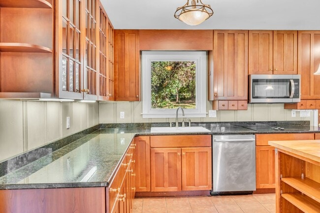 Photo - 526 Davidson Rd