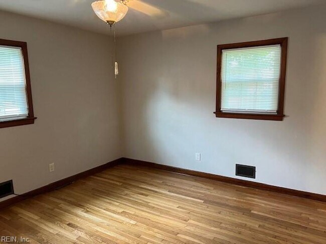 Photo - Bayview Community