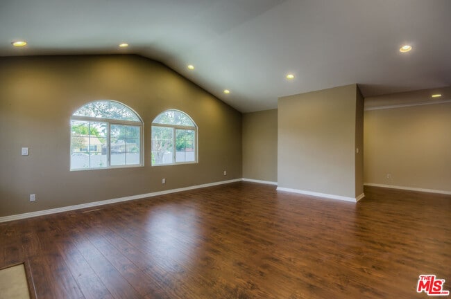 Photo - 5415 Fallbrook Ave