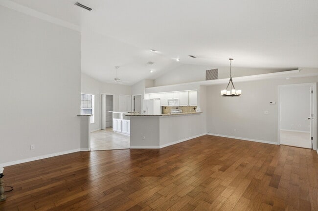 Photo - Spacious 3BR/2BA pet friendly home with a fenced backyard and oversized patio