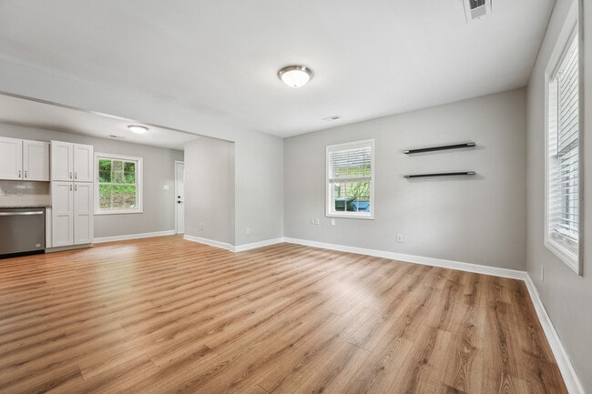 Photo - 508 Solar Dr