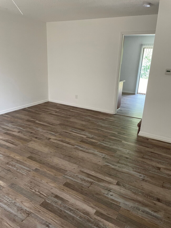 Photo - 1912 Heatherwood Dr