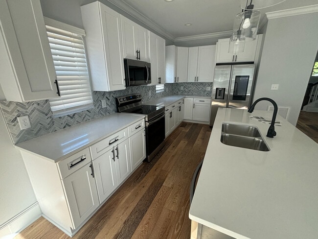 Room in House on Booker Ave