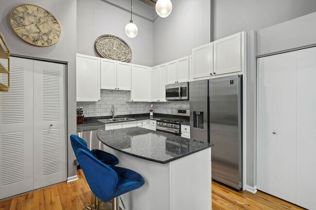 Photo - 758 N Larrabee St Unit 526