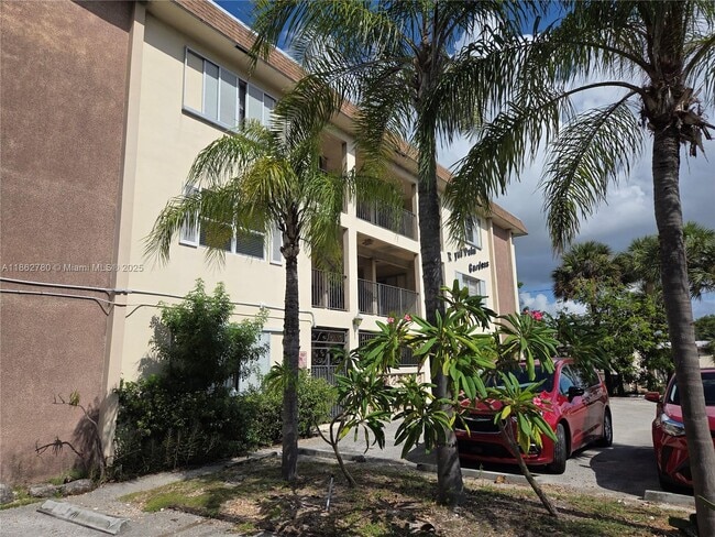 Building Photo - 348 S Federal Hwy Unit 5 Rental