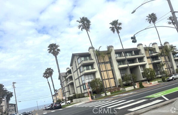 Building Photo - 1007 S Catalina Ave Unit 107 Rental