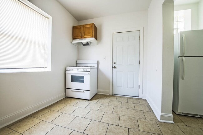 Photo - 7920-26 S Evans Chicago, IL 60619