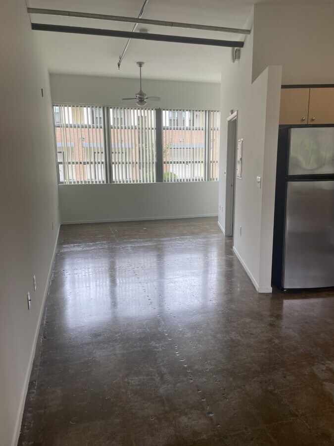 Studio Living Area - Studios 64