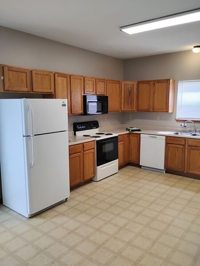 Photo - 3296 Hopkins Dr