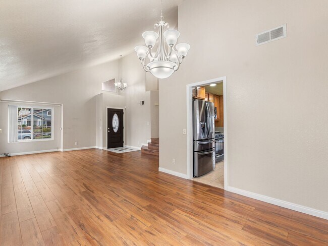 Photo - Move in Ready 3bed/3bath, beautiful backyard