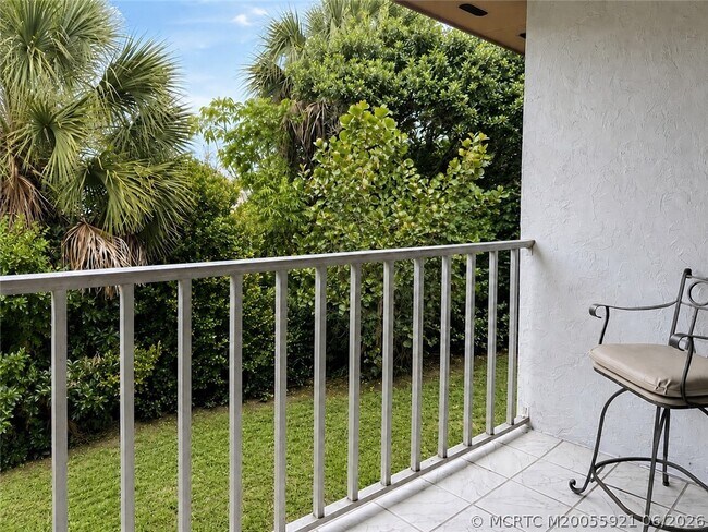 Photo - 615 NW Oleander St Unit 202