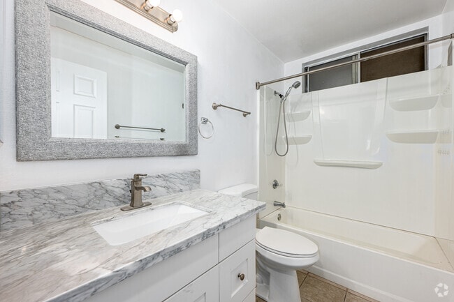2BR, 2BA - 1150SF - Second Bathroom
