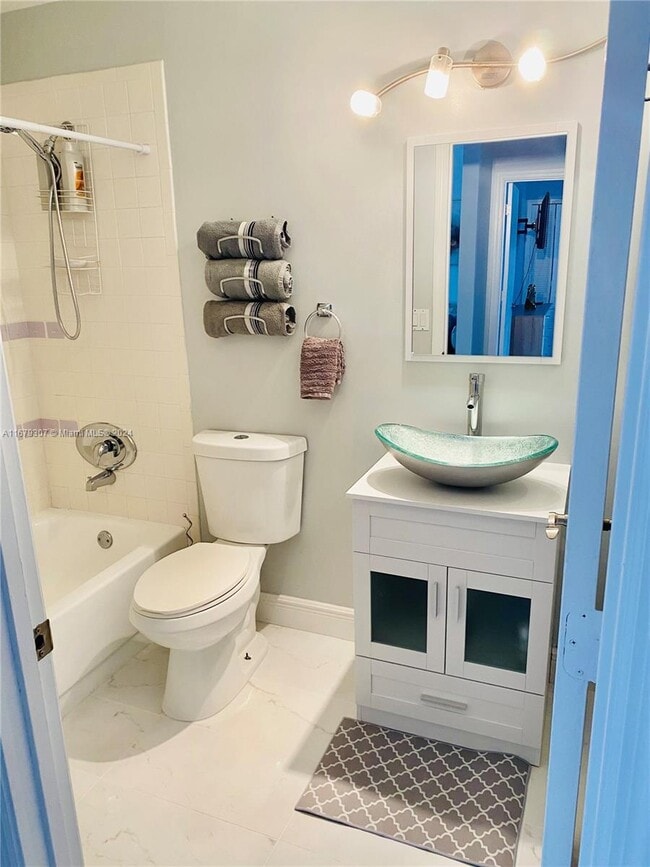 Photo - 2002 Lake Breeze Ct