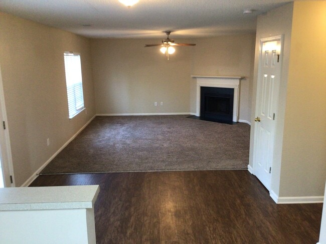 Photo - 103 Lakewood Dr