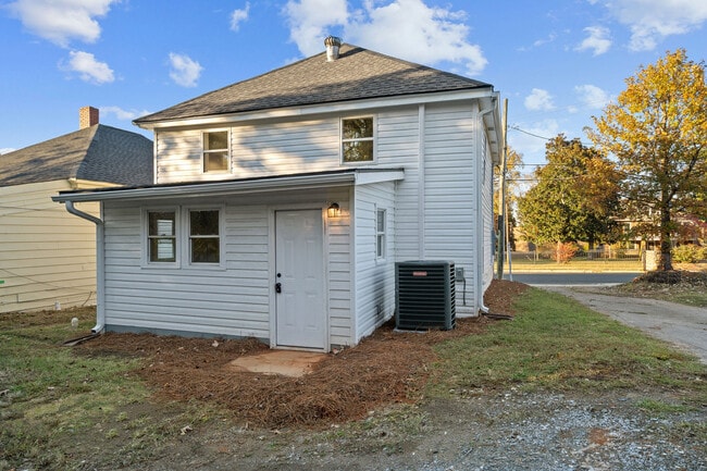 Photo - 1310 Oakwood Ave