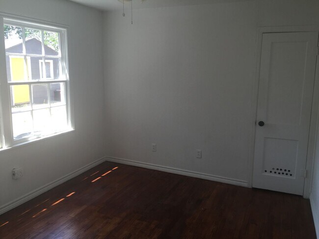 Photo - 2805 33rd St Unit Front