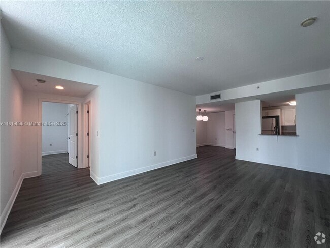 Building Photo - 1250 S Miami Ave Unit 2104 Rental