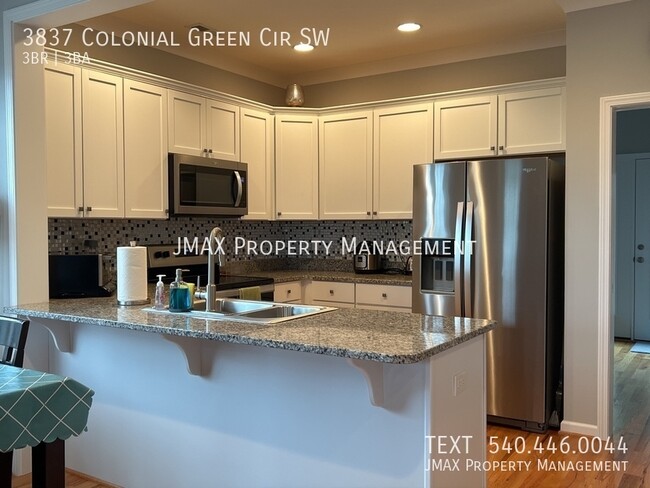 Photo - 3837 Colonial Green Cir SW
