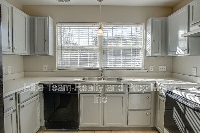 Photo - 2132 Mallard Woods Pl