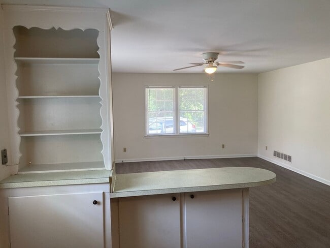 Photo - 406 Harden St Unit 406