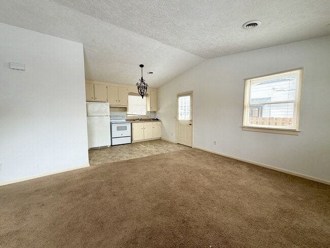 Building Photo - 312 Clay St