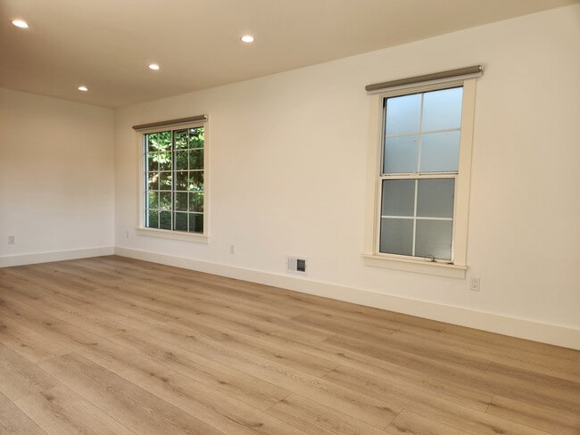 Photo - 530 Richmond St