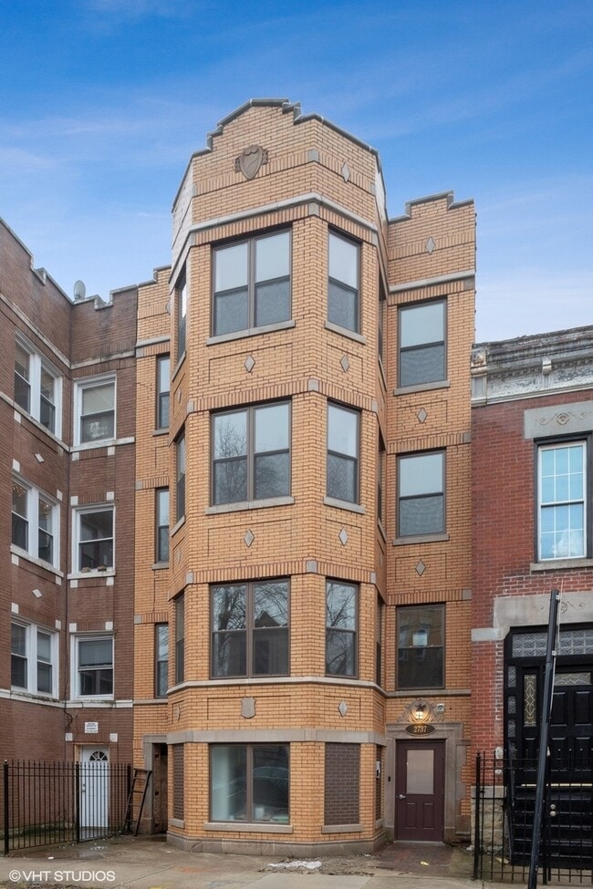 Photo - 2737 W Evergreen Ave Townhome