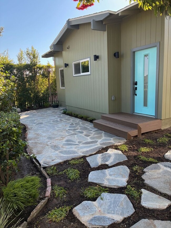 Building Photo - "Cozy & Modern 1BR in Glendale’s Most Char... Rental
