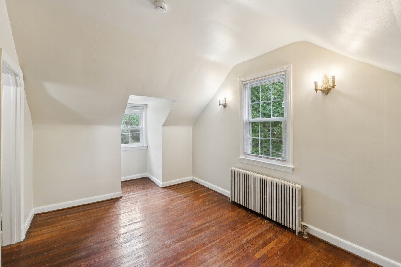 Photo - 4811 Calvert Rd