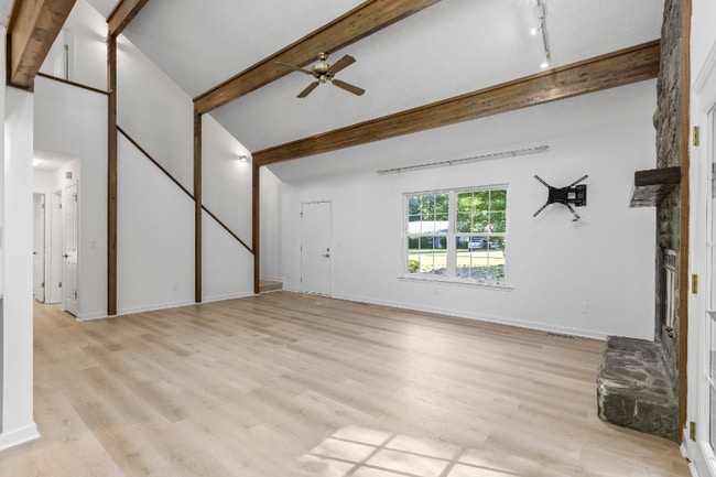 Photo - 240 N Cedarbrook Dr