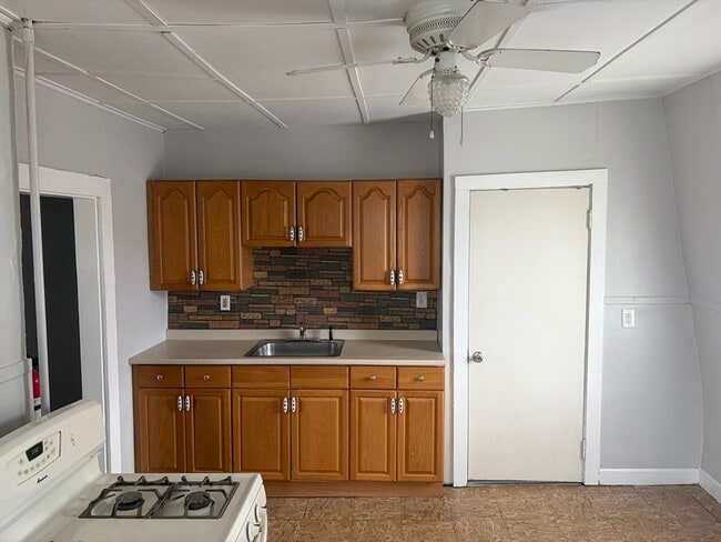 Photo - 127 Court St Unidad 3