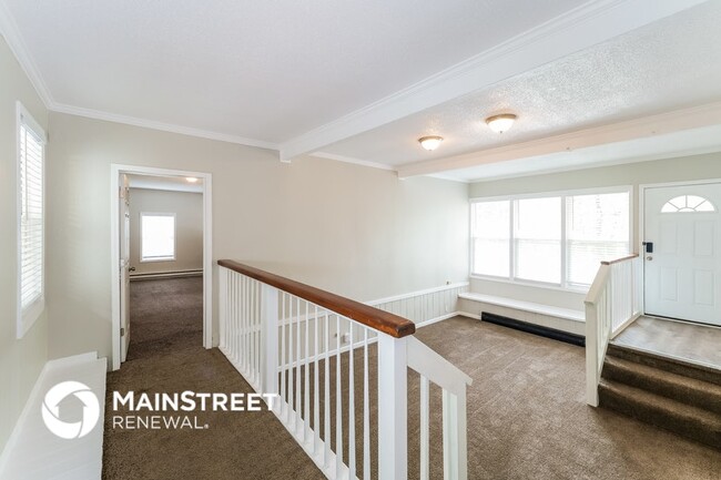 Photo - 208 E 165th St