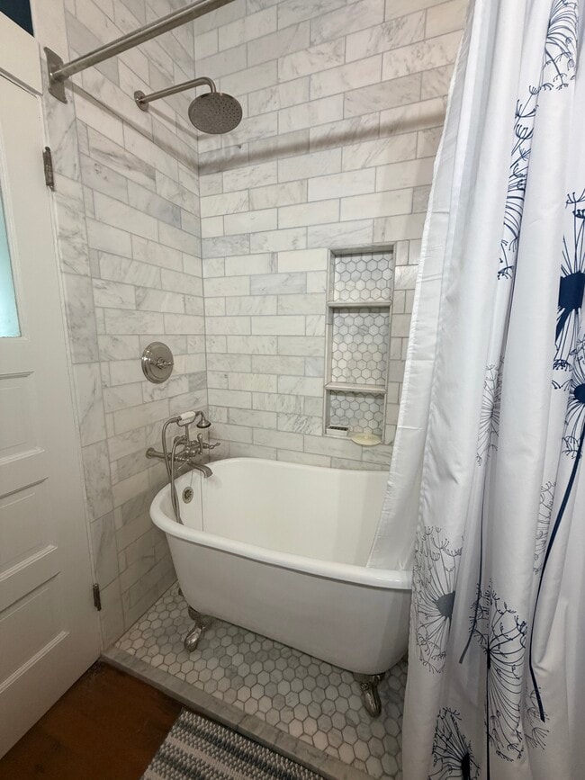 Photo - 921 W Alameda St