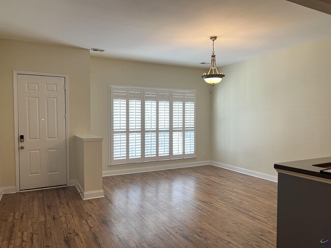 Photo - 644 Ivy Brook Way