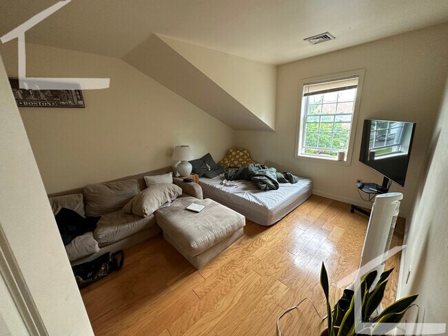 Photo - 34 Raymond St Unit 3