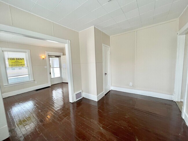 Photo - 1627-1627 E 31st St Unit 1627