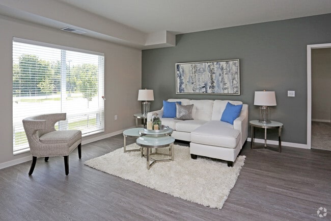 2BR, 2BA - Carver
