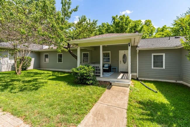 Fully Furnished 3BR Apartment in Carrboro! - Fully Furnished 3BR Apartment in Carrboro!