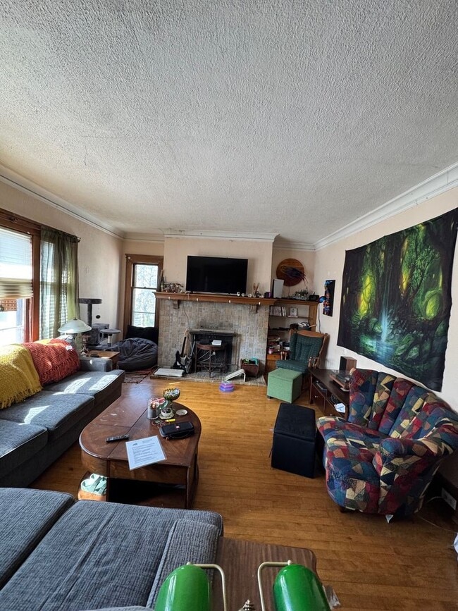 Photo - 3216 N Marietta Ave Unit Upper