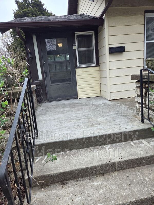 Photo - 1207 N Main St