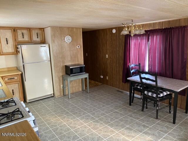 Photo - 240 Circle Dr