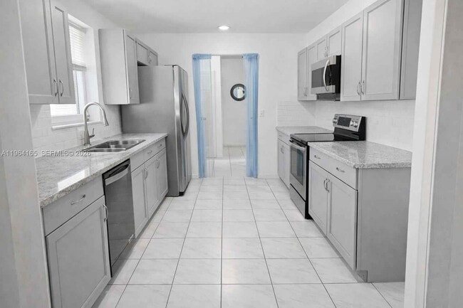 Photo - 121 SW 28th Terrace