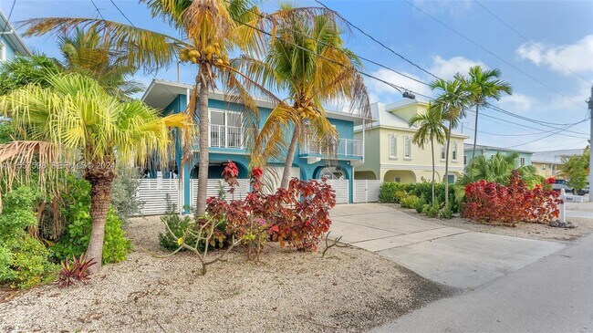 441 La Fitte Rd