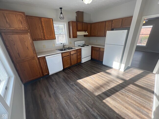 Photo - 1807 Riley Rd