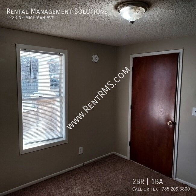 *OAKLAND AREA* 1223 NE Michigan Ave 2 BED... Rental House Rental in Topeka, KS